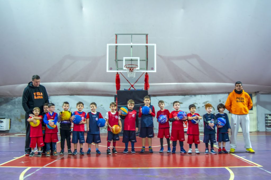Foto di gruppo della Tiger Roma Basket Tigrotti